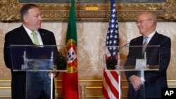 美国国务卿蓬佩奥与葡萄牙外交部长席尔瓦在里斯本举行联合记者会。(2019年12月5日)