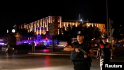 2016年7月15日,土耳其部队封锁了首都伊斯坦布尔的主要交通要道,以应对可能发生的军事政变。