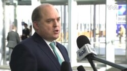 英国国防大臣华莱士2020年2月12日说英美都同意从长远来说应该将华为排除出通信网络系统(北约视频) 英国国防大臣华莱士2020年2月12日说英美都同意从长远来说应该将华为排除出通信网络系统(北约视频)