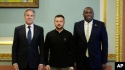 资料照片:乌克兰总统在基辅会晤美国国务卿布林肯与英国外交大臣拉米。(2024年9月11日)