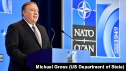 美国国务卿蓬佩奥在美国国务院举行的北约外长会议上对媒体发表讲话。(2019年4月4日)