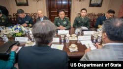 美国国务院官员会见范长龙一行(图片来源:美国国务院)