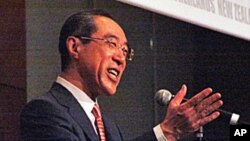 前香港政务司司长唐英年 (资料照片)