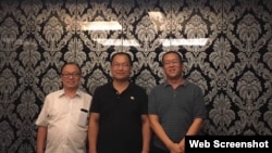 中国山东维权律师祝圣武(中)与北京丁锡魁律师(左)和广东隋牧青律师。( 祝圣武微信图片)