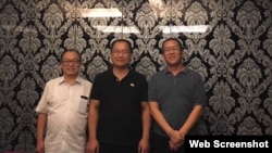 中国山东维权律师祝圣武(中)与北京丁锡魁律师(左)和广东隋牧青律师。( 祝圣武微信图片)