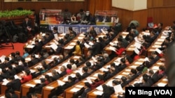 “大外宣”在行动 -中国国际广播电台在会场直播 (叶兵,艾伦拍摄)