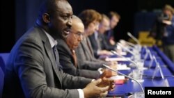 Ngoại trưởng Mali Tieman Hubert Coulibaly nói chuyện tại buổi họp báo sau cuộc họp tại Brussel, 5/2/13