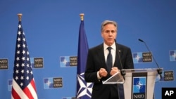 2024年12月4日，美国国务卿安东尼·布林肯在布鲁塞尔北约总部举行的北约外长会议结束时举行的新闻发布会上发表讲话。