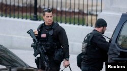 Nhân viên mật vụ Mỹ tại Tòa Bạch Ốc.