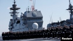 Lực lượng Phòng vệ Biển Nhật Bản trên khu trục hạm trực thăng Kaga ngày 22/3/2017.