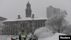 资料图片:2024 年美国东北部伍斯特市的第一场冬季风暴