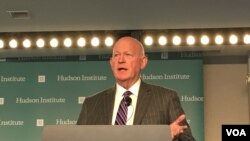 哈德逊研究所中国战略中心主任白邦瑞(美国之音钟辰芳拍摄)
